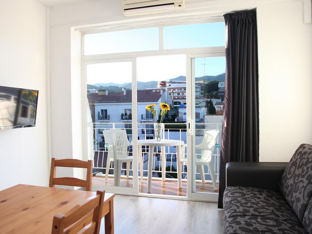 Apartaments Atzavara Calella Room photo