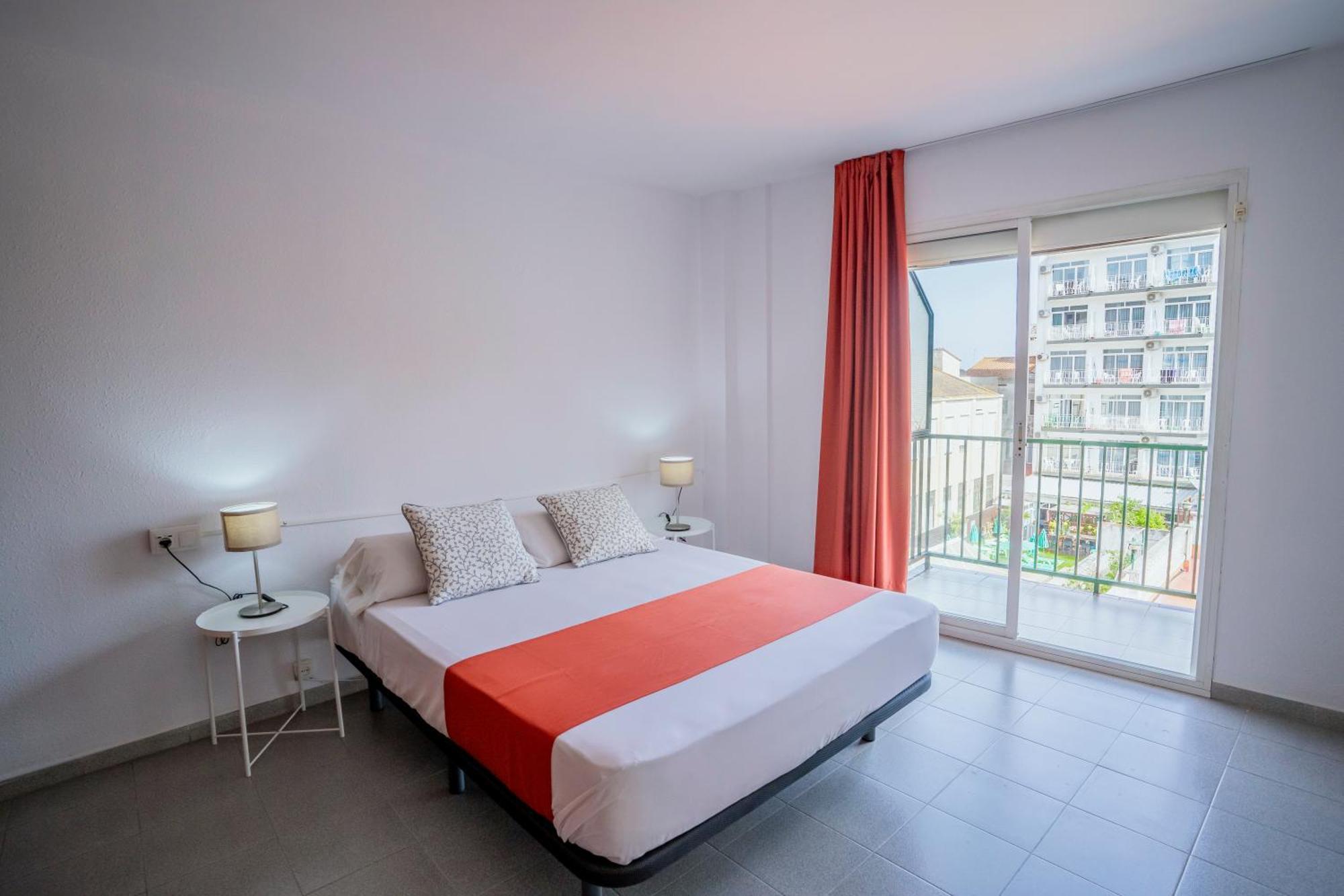 Apartaments Atzavara Calella Room photo